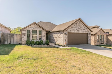 812 N Ridge Dr, White Settlement, TX 76108 - photo 2