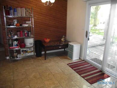 Eat In Kitchen. Dining Area in kitchen