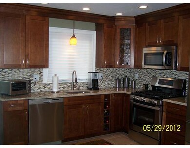Kitchen. Gorgeous new kitchen with stainless, gran