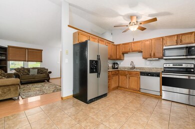 5055 Sanderson Dr, Columbus, OH 43228 - photo 5