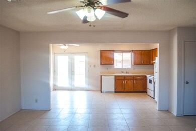 4467 W 17th St, Yuma, AZ 85364 - photo 3
