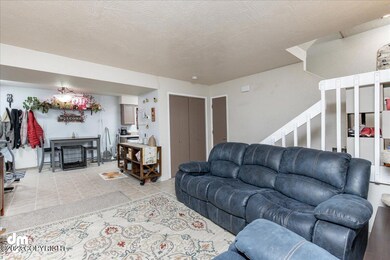 05-Living Room 20230228-DW-0362