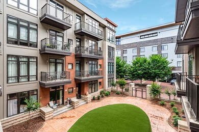 The Parkview with Courtyard