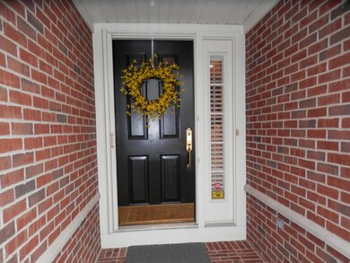 Retractable screen door