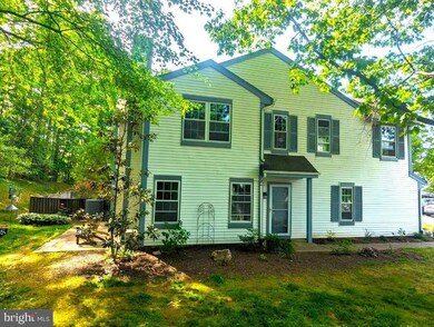 10213 Faire Commons Ct, Burke, VA 22015 - photo 2