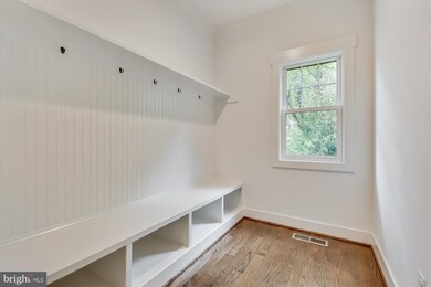 2127 Greenwich St, Falls Church, VA 22043 - photo 7