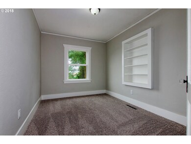 25 NE Farragut St, Portland, OR 97211 - photo 7