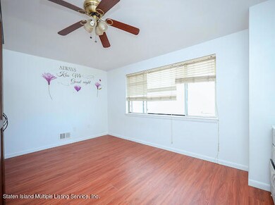 16 Temple Ct, Staten Island, NY 10314 - photo 7