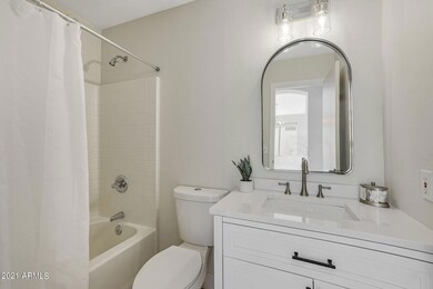 6 Modern guest bath