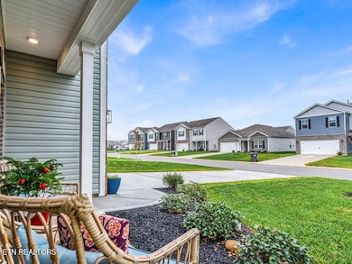 1711 Newbury Ln, Maryville, TN 37803 - photo 5