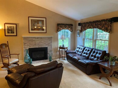 15 Southfield Dr, Nashua, NH 03064 - photo 2