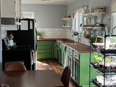 94 27th Ave N, Fargo, ND 58102 - photo 2