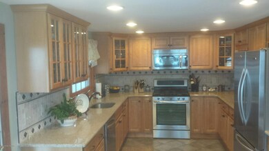 KITCHEN 115 N.B.