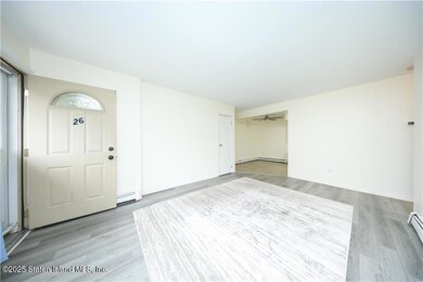 26 Gardenia Ln unit 95, Staten Island, NY 10314 - photo 3