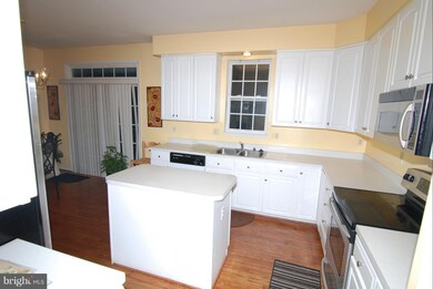 6668 Dasher Ct, Columbia, MD 21045 - photo 5