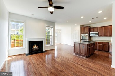 42717 Ogilvie Square, Ashburn, VA 20148 - photo 3