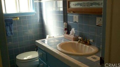 Full bath off hallway