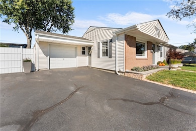 36 Woodbine St, Riverside, RI 02915 - photo 5