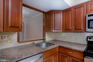 3944 Angelton Ct, Burtonsville, MD 20866 - photo 4