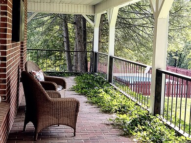 porch/pool