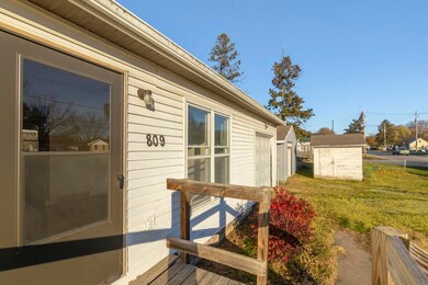 809 Central Ave, Evansdale, IA 50707 - photo 6