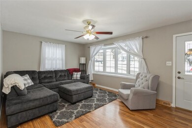 1075 Valley Park St, Marion, IA 52302 - photo 3