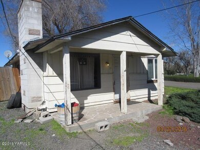 2061 Selah Loop Rd, Selah, WA 98942 - photo 2