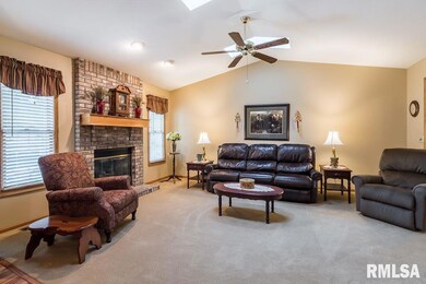 1215 Emerald Woods Ct, Davenport, IA 52806 - photo 3