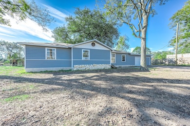 2227 County Road 737, Alvin, TX 77511 - photo 4