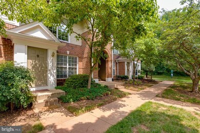 46942 Courtyard Square unit 46942, Sterling, VA 20164 - photo 3