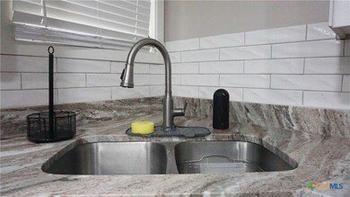 2206 E Stayton Ave, Victoria, TX 77901 - photo 6