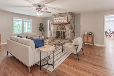 1200 Laurel Springs HD-23