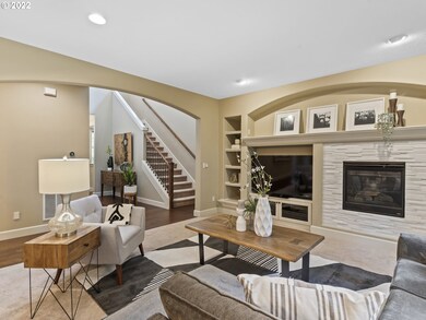 Living Room/Entrance