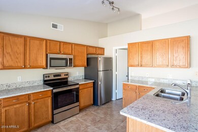 004-photo-kitchen-6619351