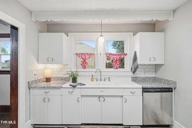 1614 Broad St, Bristol, TN 37620 - photo 6