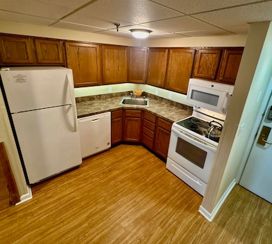 137 E Mountain Rd unit 2-B-7, Killington, VT 05751 - photo 7