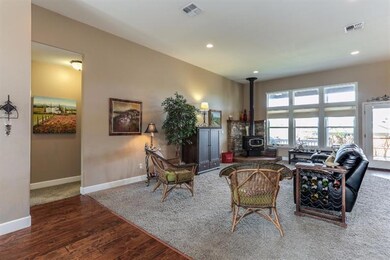 642 Sheffield Dr, Eagle Point, OR 97524 - photo 5