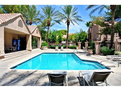 Swimming Pool/Hot Tub/Sauna. Clubhouse Pool/Spa