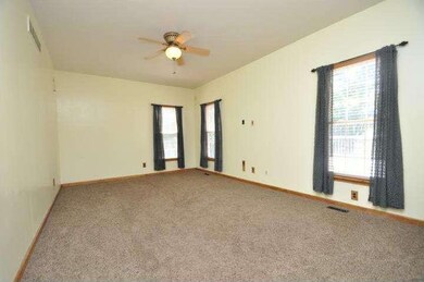 1611 Applegate Ln, Pottstown, PA 19464 - photo 6