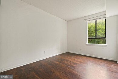 2245 Castle Rock Square unit 11C, Reston, VA 20191 - photo 5