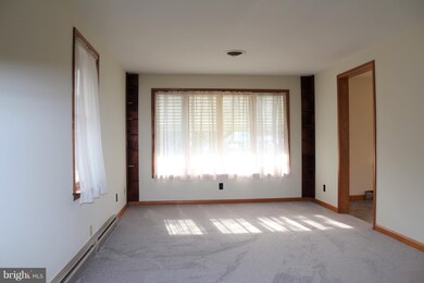 11221 Greenmount Ave, Hagerstown, MD 21740 - photo 4