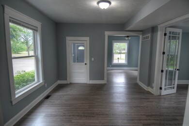 735 W Indiana Ave, Elkhart, IN 46516 - photo 7