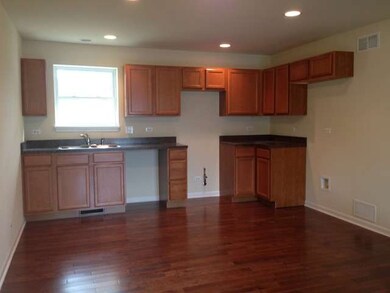 85 Sparrow Rd, Carpentersville, IL 60110 - photo 3