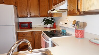 489 Elsbree St unit 1, Fall River, MA 02720 - photo 5