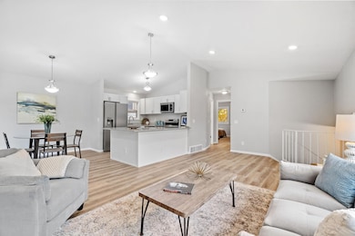 14-web-or-mls-4853 Camden Ave-14.jpg