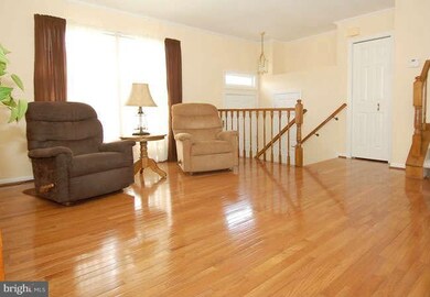 21909 Myrtlewood Square, Sterling, VA 20164 - photo 6