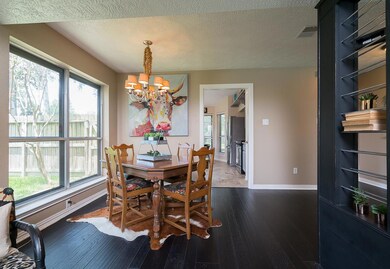 1305 Yorkshire Dr, Friendswood, TX 77546 - photo 3