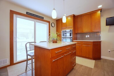 306 Malvine Ave, Staten Island, NY 10309 - photo 4