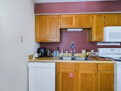 Sunchase unit 301, Austin, TX 78705 - photo 4