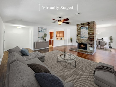 3902 Spring Meadow Dr, Pearland, TX 77584 - photo 2